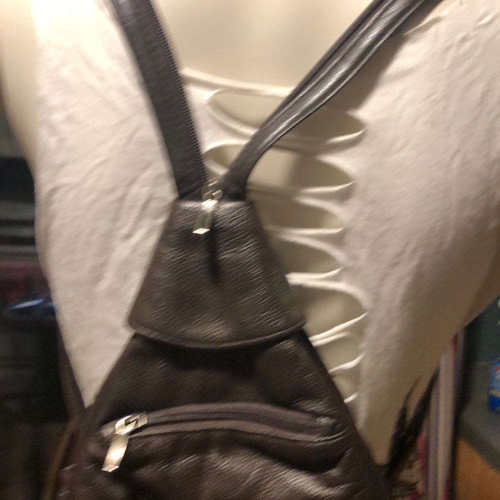 Stylish Leather Backpack - image 3